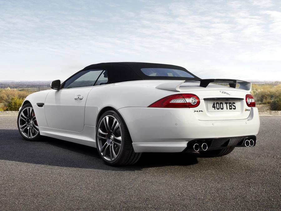  Jaguar XKR-S Convertible 2011 года  (UK) (фото 9 из 16)